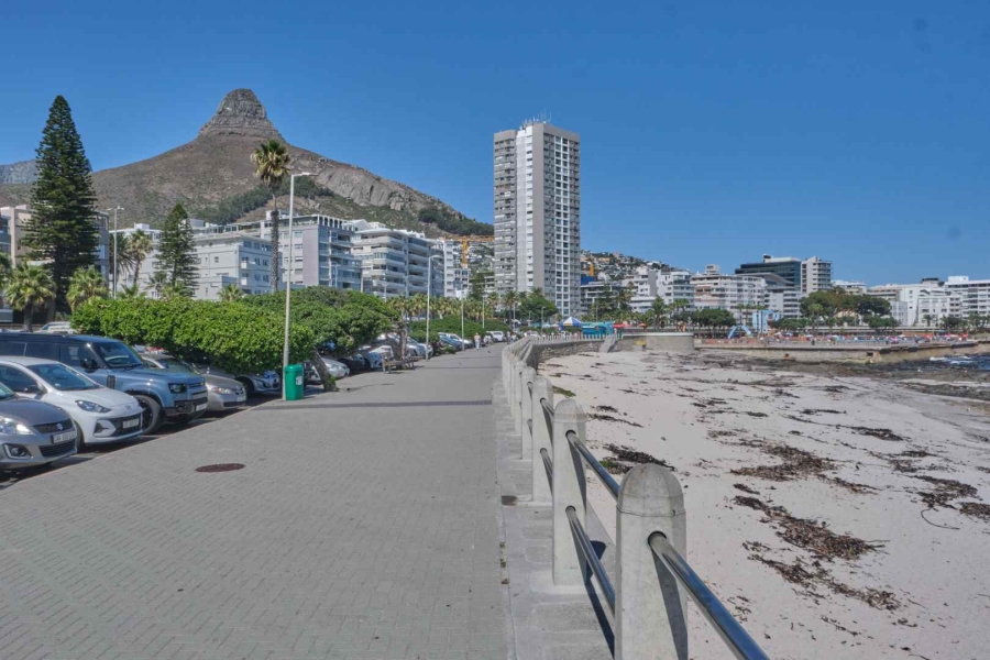 1 Bedroom Property for Sale in Sea Point Western Cape